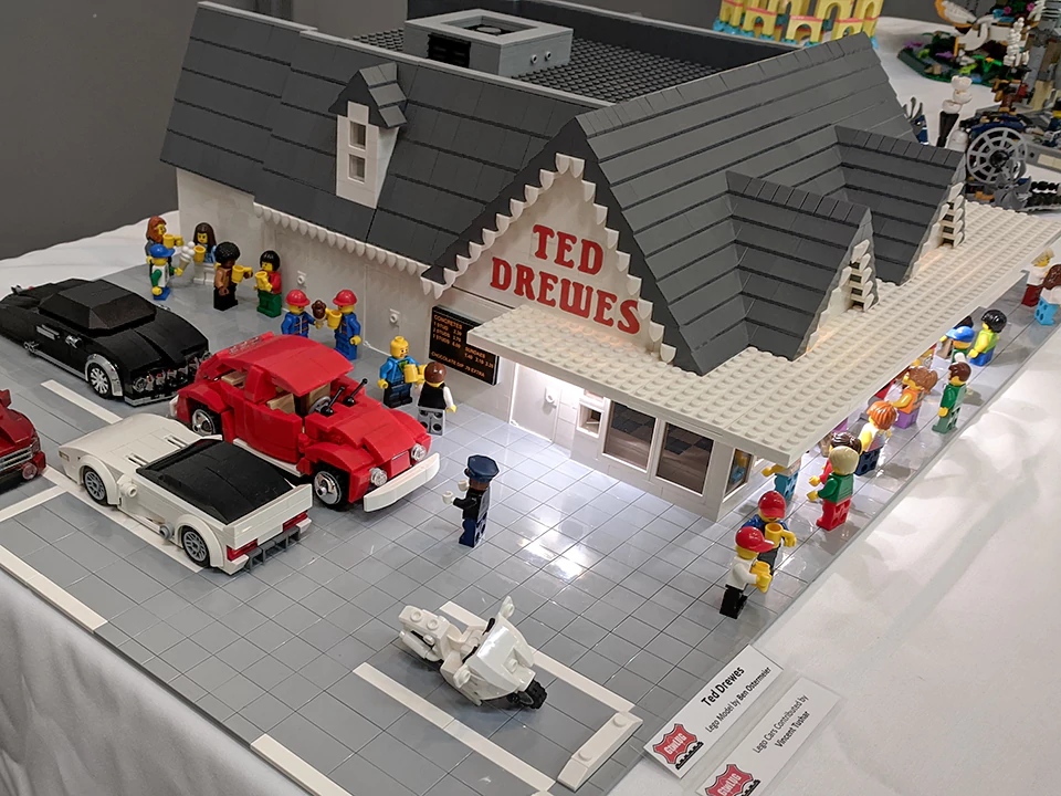 LEGO Ted Drewes Model